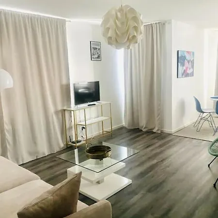 Modern 1 Bedroom For 4, 10min From Arena & Center