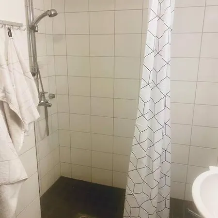 Apartment Modern 1 Bedroom For 4, 10min From Arena & Center